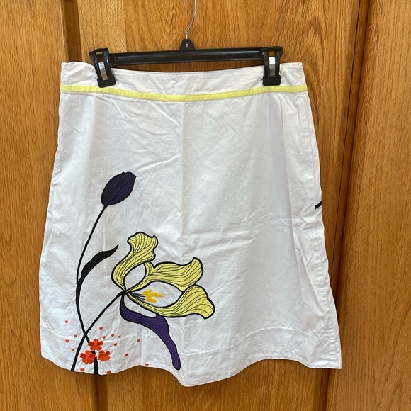 Anthropologie Lithe Iris Shoots Vintage Embroidered Appliqué Skirt 6 - Picture 4 of 7